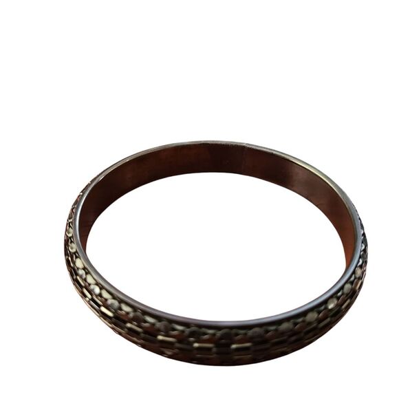 Textured Silver Tone Wide Bangle - 9 Inch Edgy Statement Jewelry J2-C4 - Picture 3 of 4